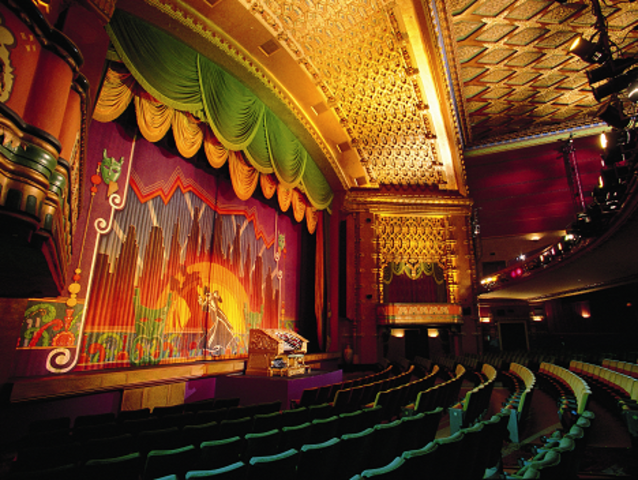 El Capitan Theatre | Discover Los Angeles