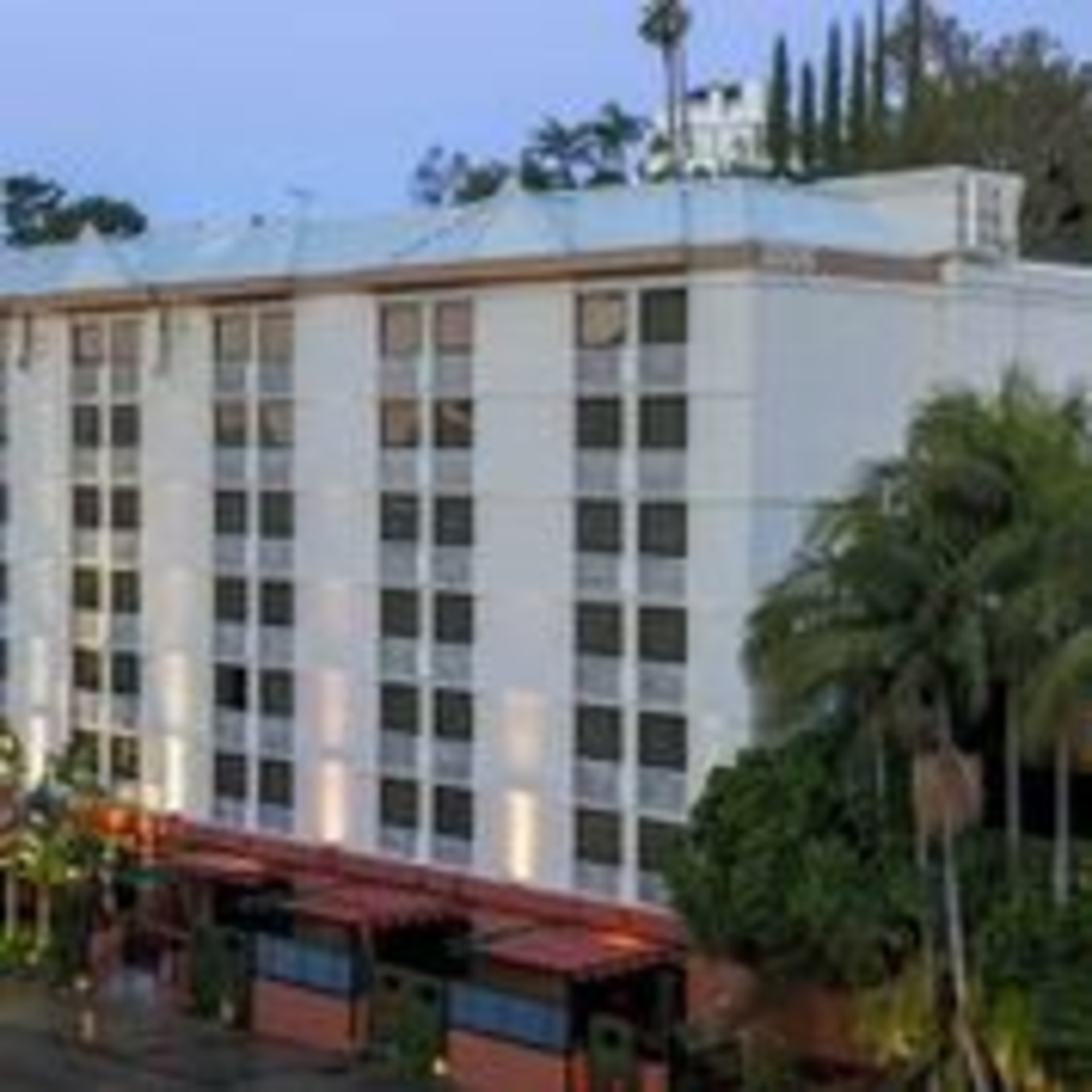 hilton hotels near hollywood bowl