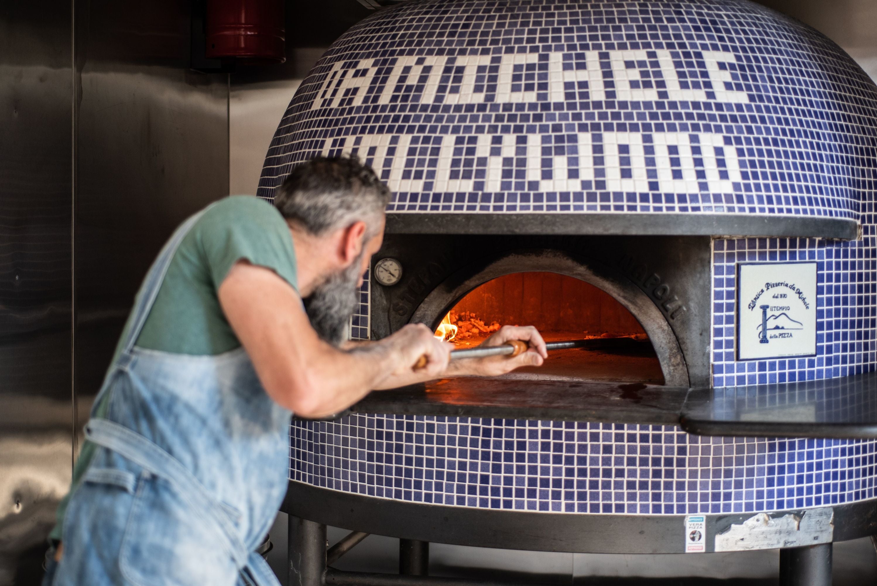 Lantica Pizzeria Da Michele Naples A Michelin Guide