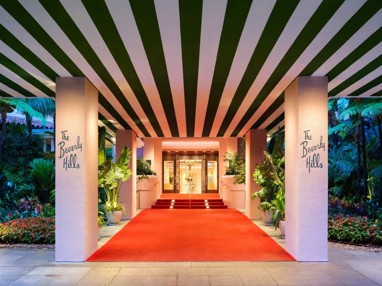 Red-Carpet-Entrance