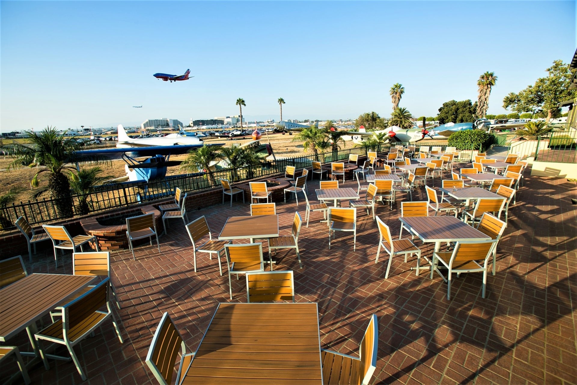 The Proud Bird Discover Los Angeles