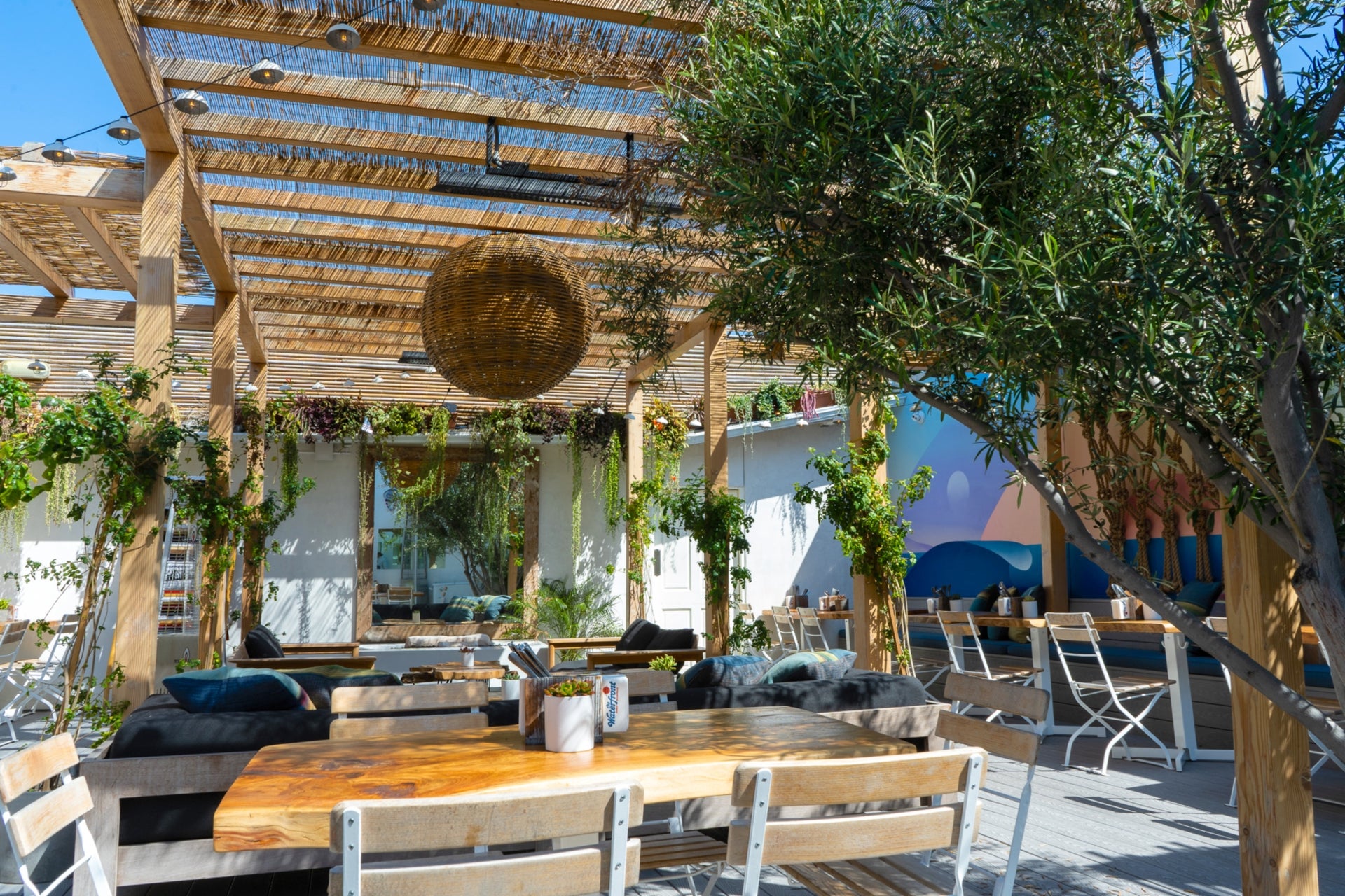 The Waterfront Venice | Discover Los Angeles 