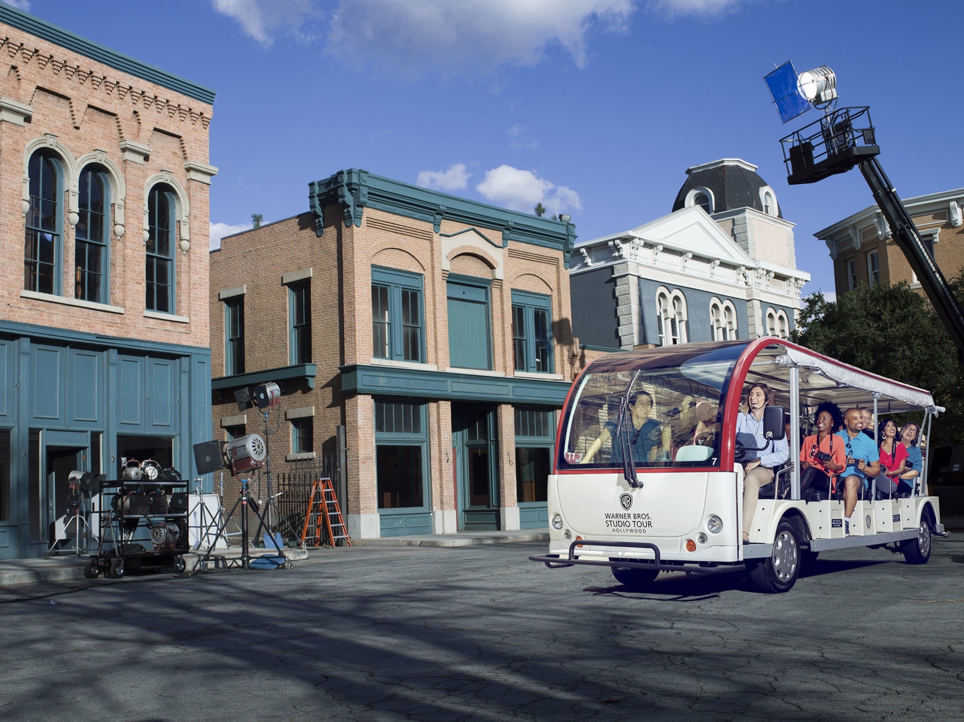 Tutustu 66+ imagen wb studio tour hollywood