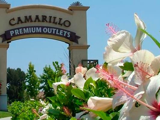 Main image for article titled De Compras en Los Ángeles: Camarillo Premium Outlets