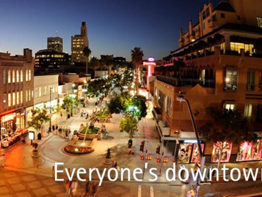 Main image for article titled De Compras en Los Ángeles: Third Street Promenade