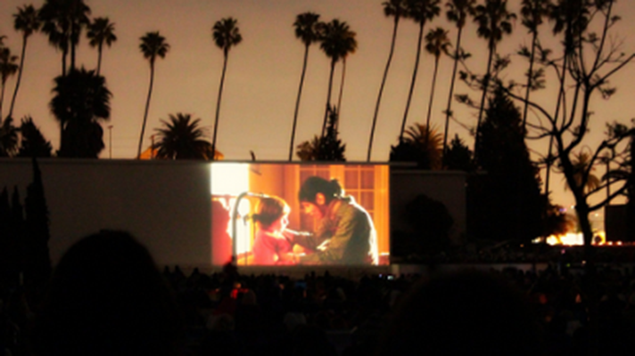 Proyeccion de una película en Hollywood Forever