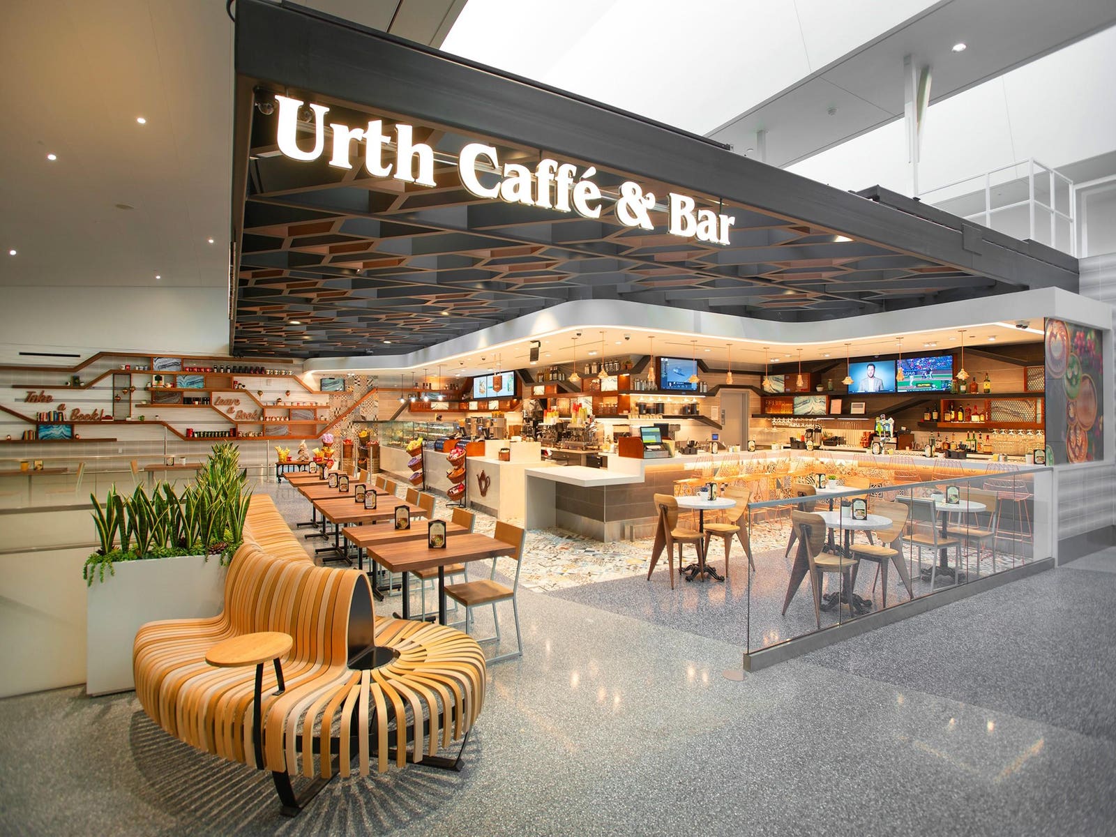 La Guía Para los Restaurantes en el Aeropuerto Internacional de Los Ángeles  (LAX) | Discover Los Angeles