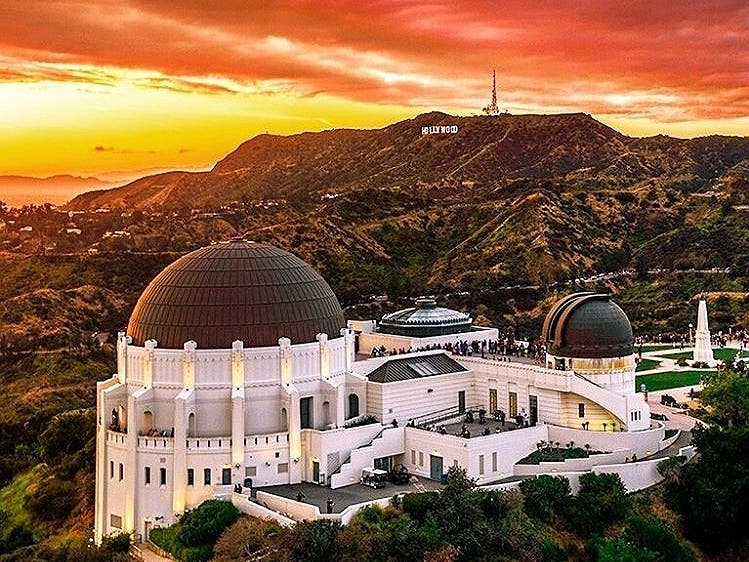 El observatorio Griffith y el letrero de Hollywood