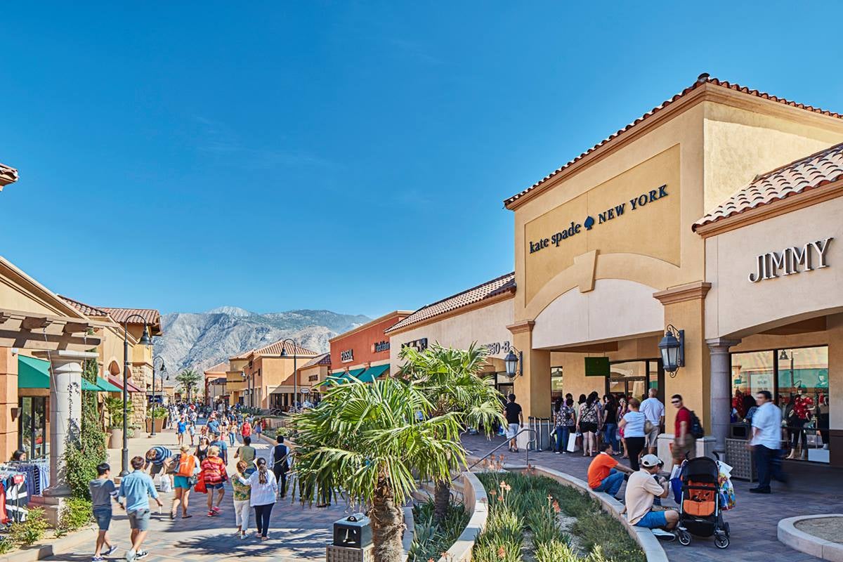 hollister outlet near me