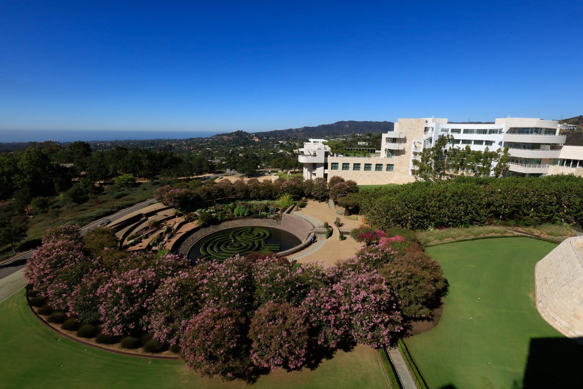 Views of the Central Garden and Pacific Ocean at the Getty Center   |  Photo: Yuri Hasegawa