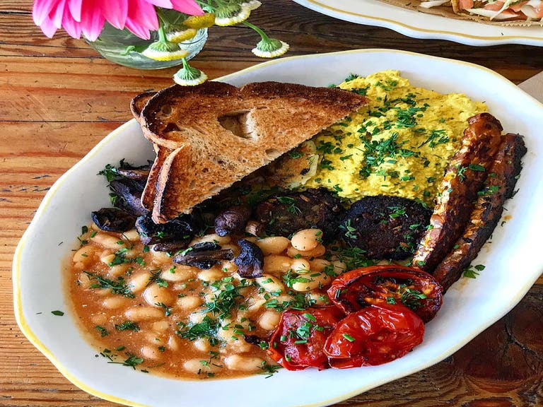 Full English Breakfast at Kitchen Mouse | Photo: @veganfatkid, Instagram