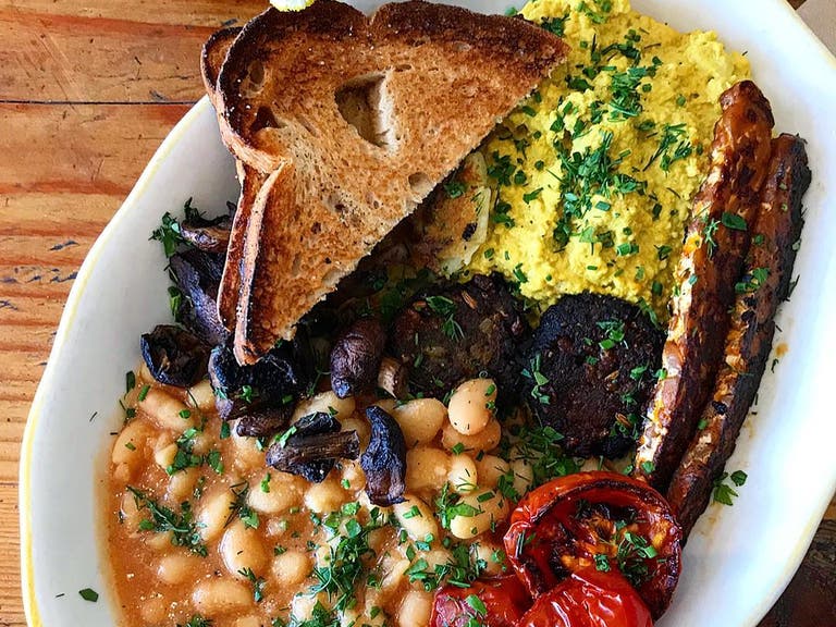 Full English Breakfast at Kitchen Mouse | Photo: @veganfatkid, Instagram