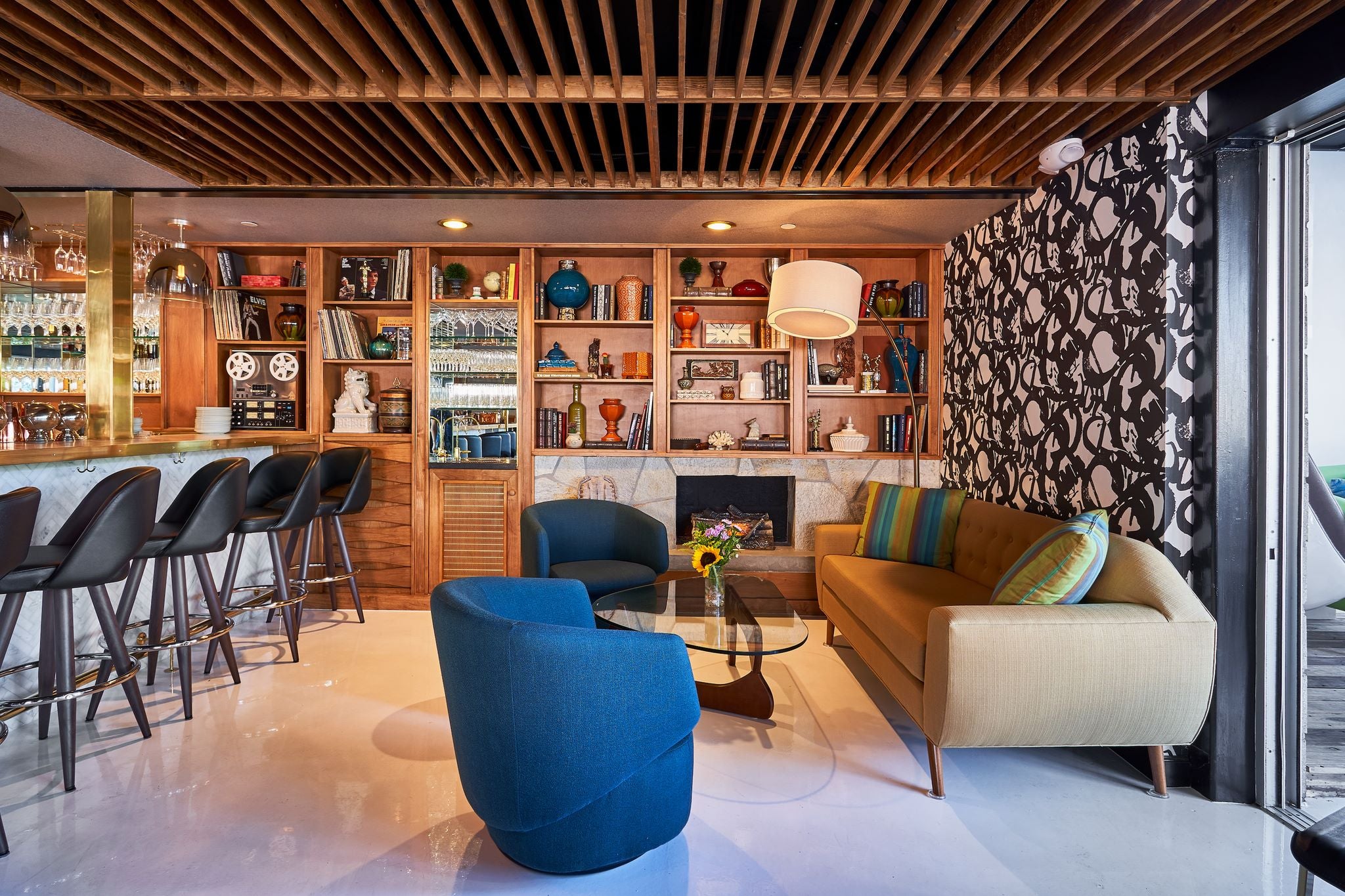 Mister O's bar and lounge