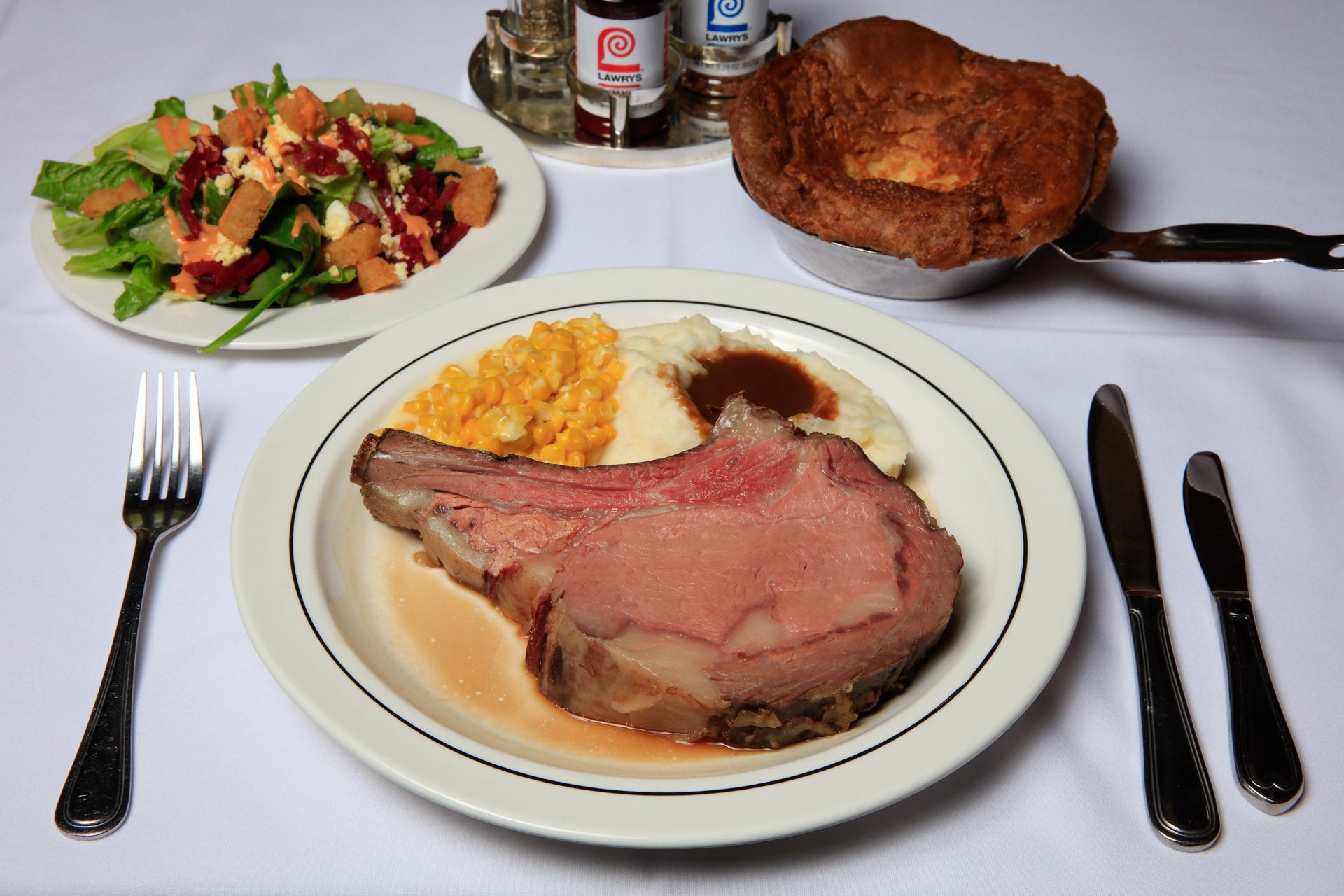 https://www.discoverlosangeles.com/sites/default/files/images/2019-04/Lawry%27s%20The%20Prime%20Rib%20mashed%20potatoes%20creamed%20corn.jpg