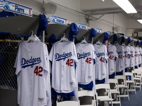 dodgers jackie robinson jersey day