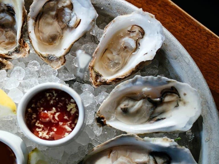 $1 oysters at ETA in Highland Park