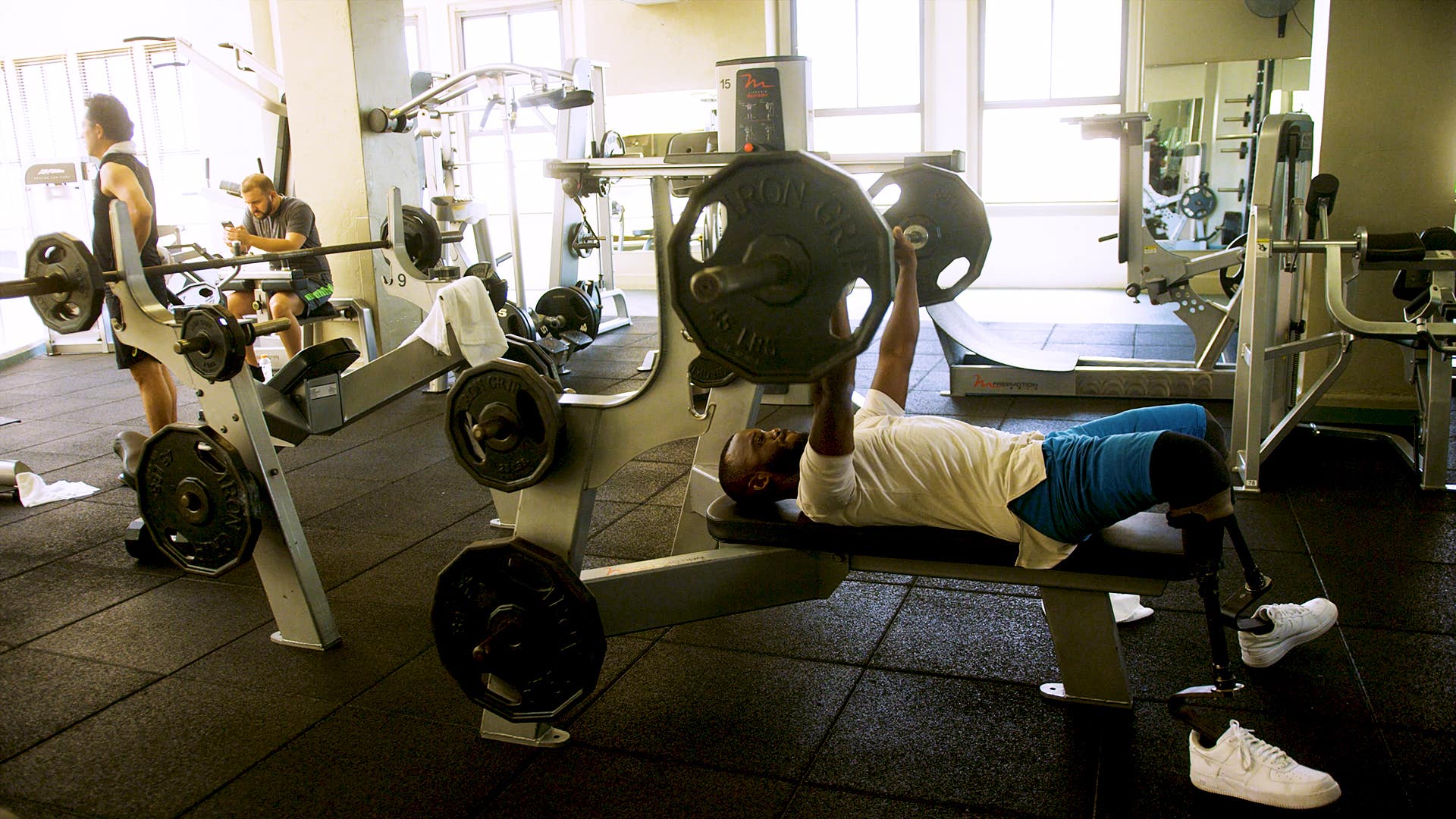 Blake Leeper lifting weights at Los Angeles Athletic Club