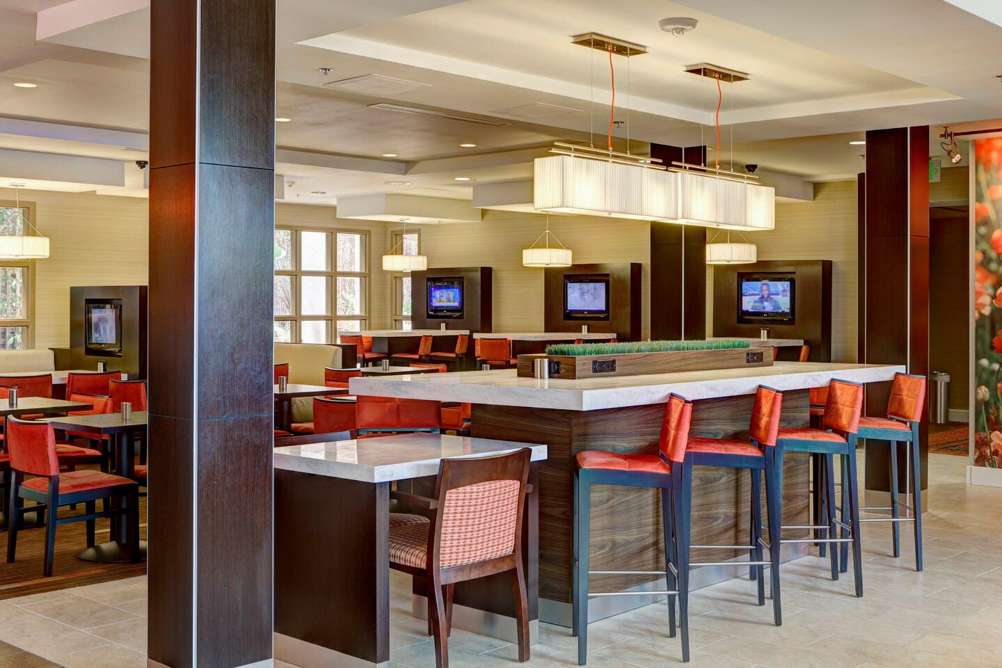 Bistro Communal Table at Courtyard by Marriott Century City/Beverly Hills