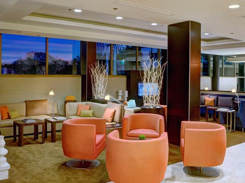Lobby Lounge at Courtyard by Marriott Century City/Beverly Hills