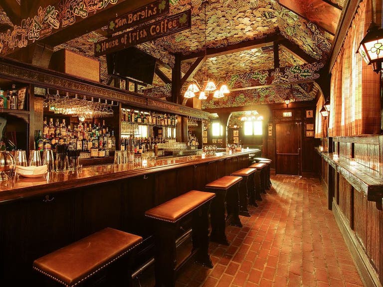 Bar and interior of Tom Bergin's