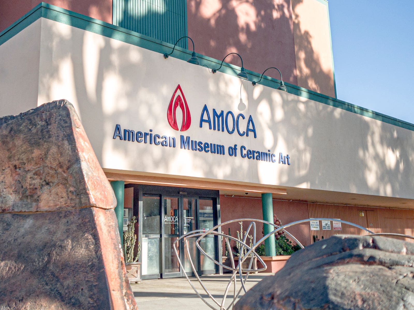 entrance to the American Museum of Ceramic Art