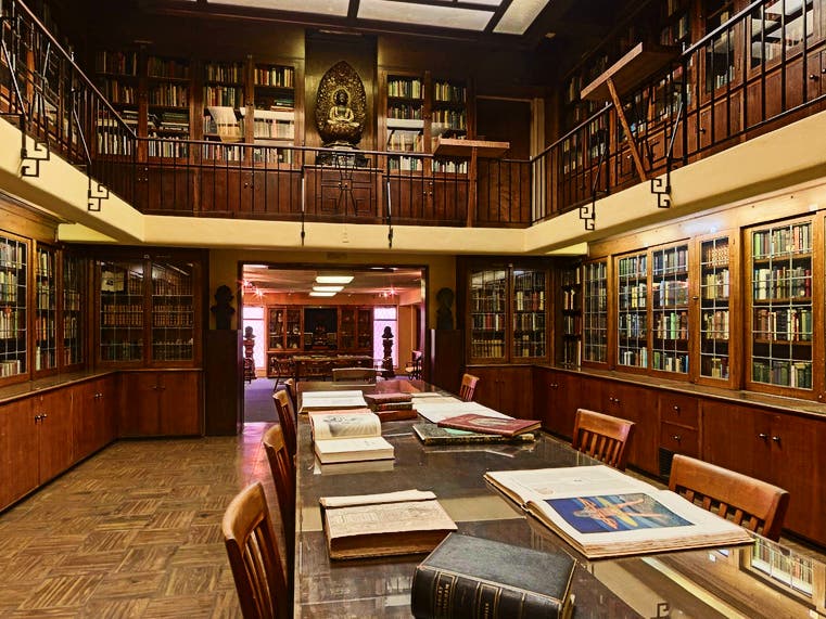 Library at the Philosophical Research Society