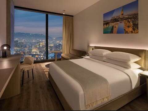 Los Angeles Hotel Rooms & Suites