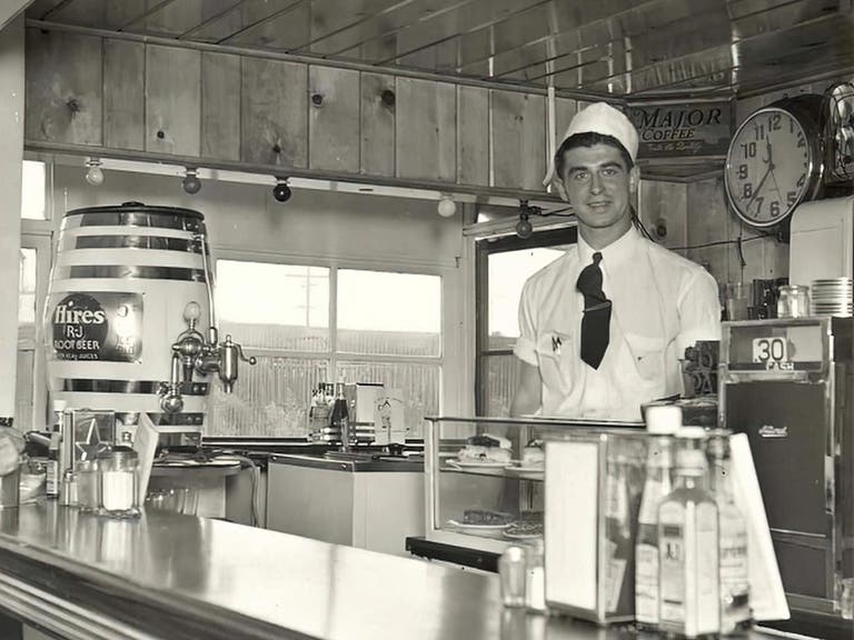 Bob Wian behind the counter at Bob's Pantry in 1936