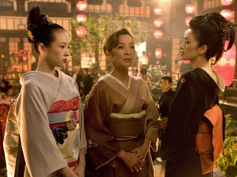 Zhang Ziyi, Michelle Yeoh and Gong Li in "Memoirs of a Geisha" (2005)