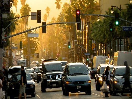 Gut zu wissen: Regeln und Tipps für die Fahrt durch Los Angeles