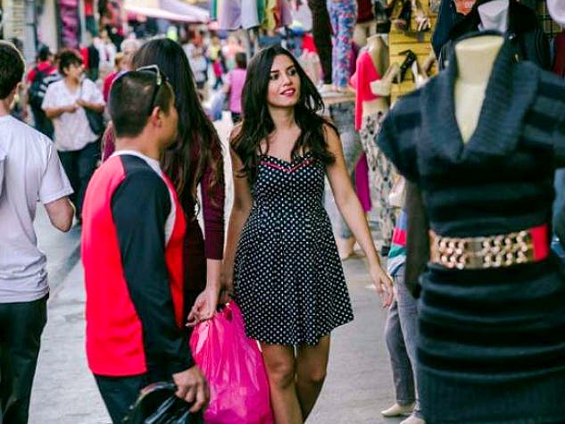 Shopping in Santee Alley | Photo courtesy of L.A. Fashion District, Facebook 