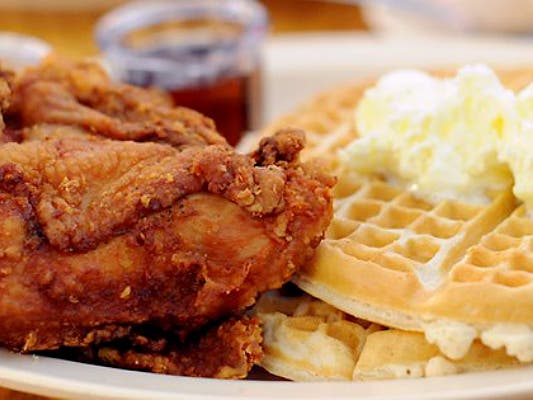 Chicken and waffles | Photo courtesy of Roscoe’s, Facebook