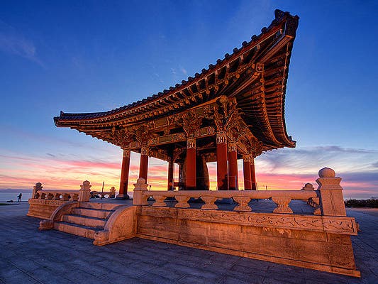 Korean Bell of Friendship | Photo: Shawn S. Park Flickr