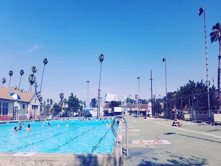 Highland Park Pool | Instagram by @manderpants10
