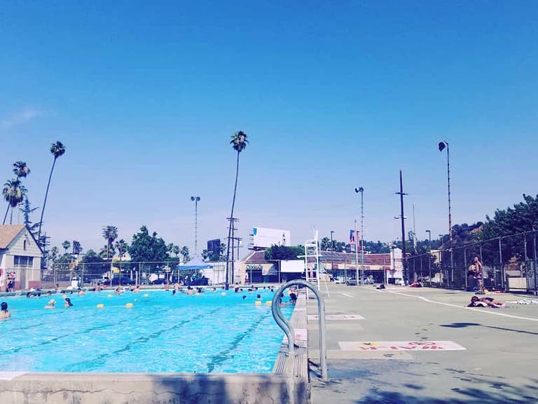 Highland Park Pool | Instagram by @manderpants10