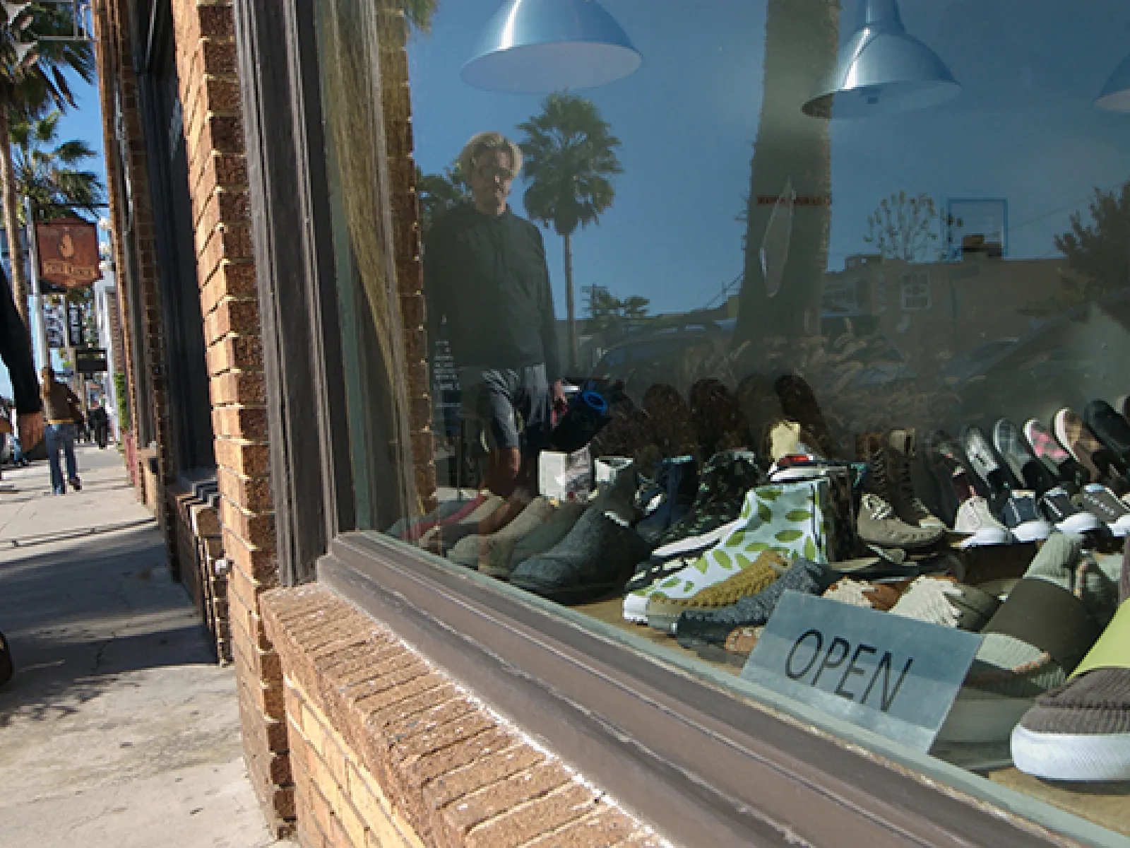 Vans store beverly center clearance