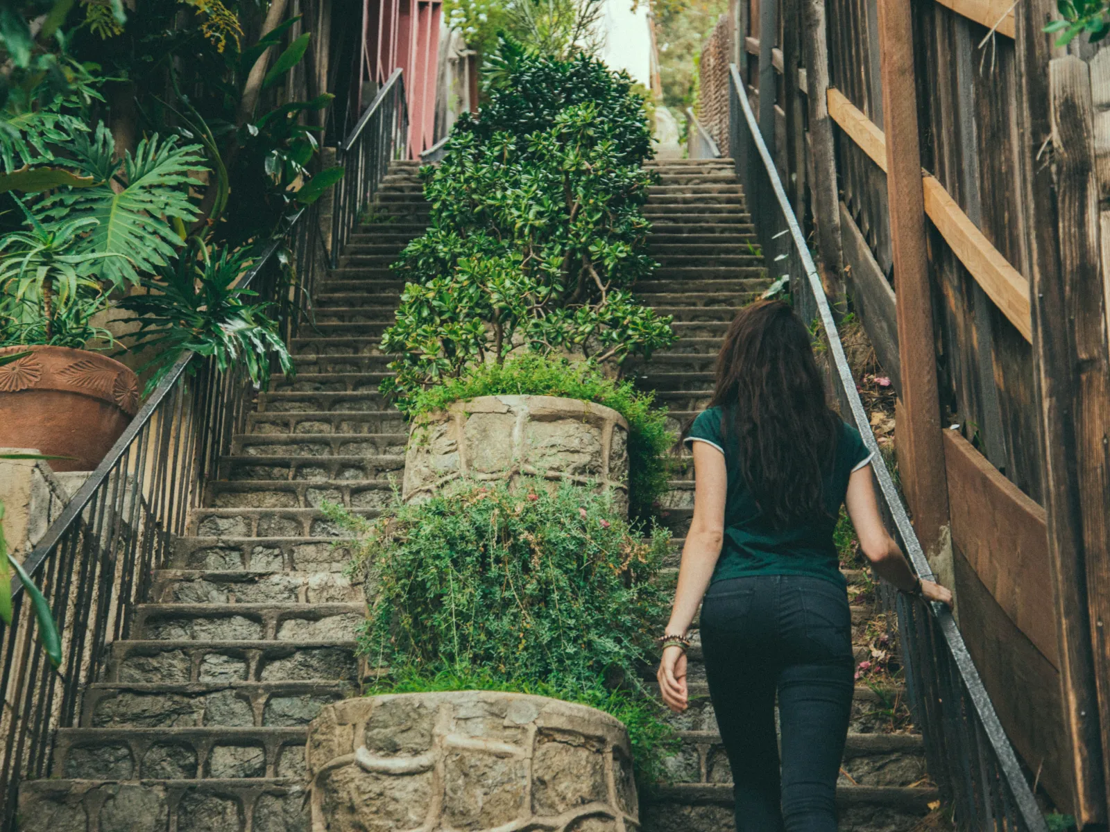 Girl in Staircase Video Let Her Pass