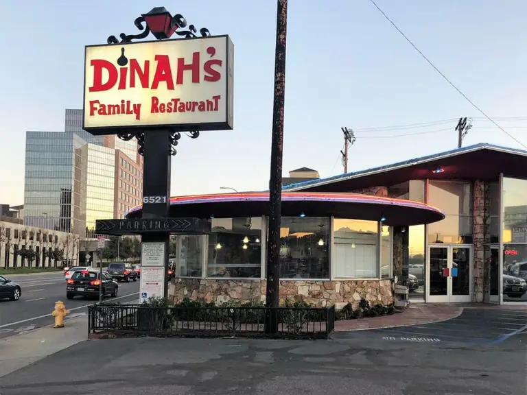 Exterior of Dinah's Family Restaurant