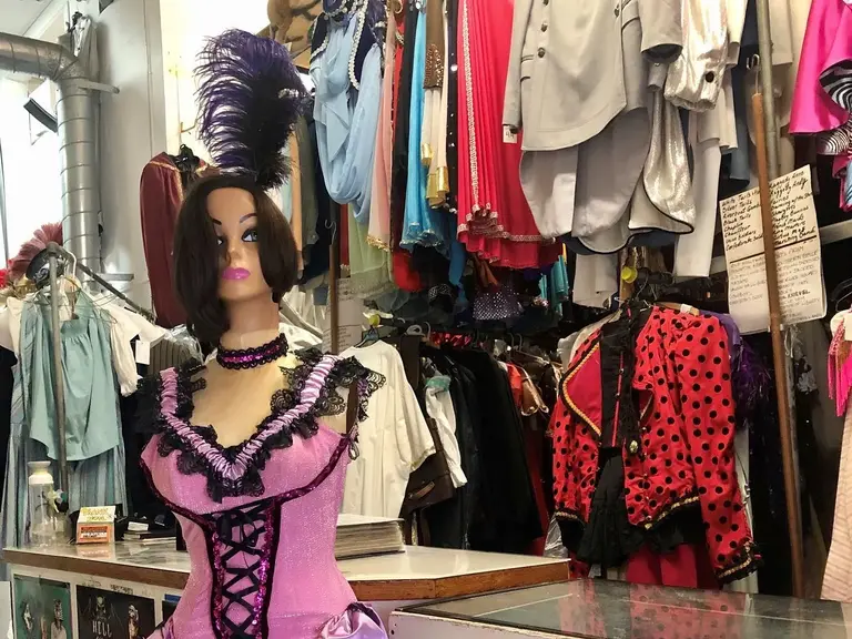 Saloon Girl costume at Ursula's Costumes
