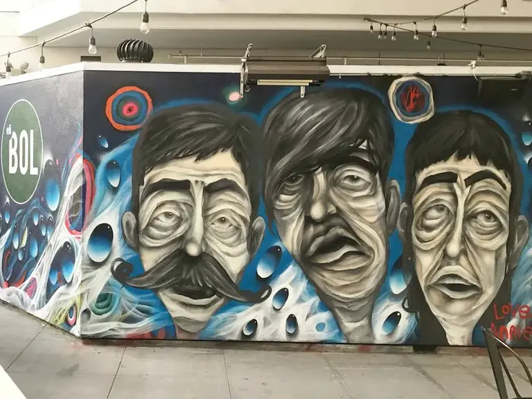 Face mural by Annie Preece at ediBOL | Instagram by @anniepreece