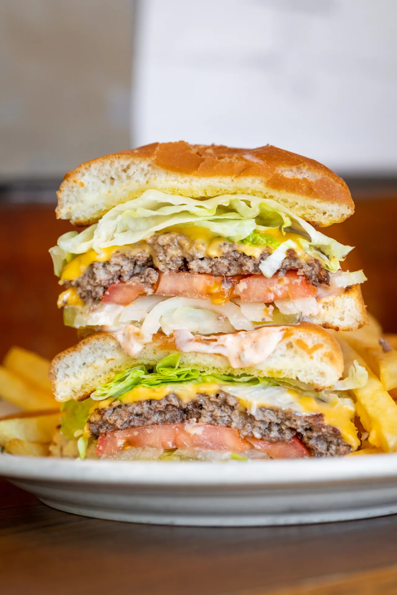 Cheeseburger at Pie 'n Burger 