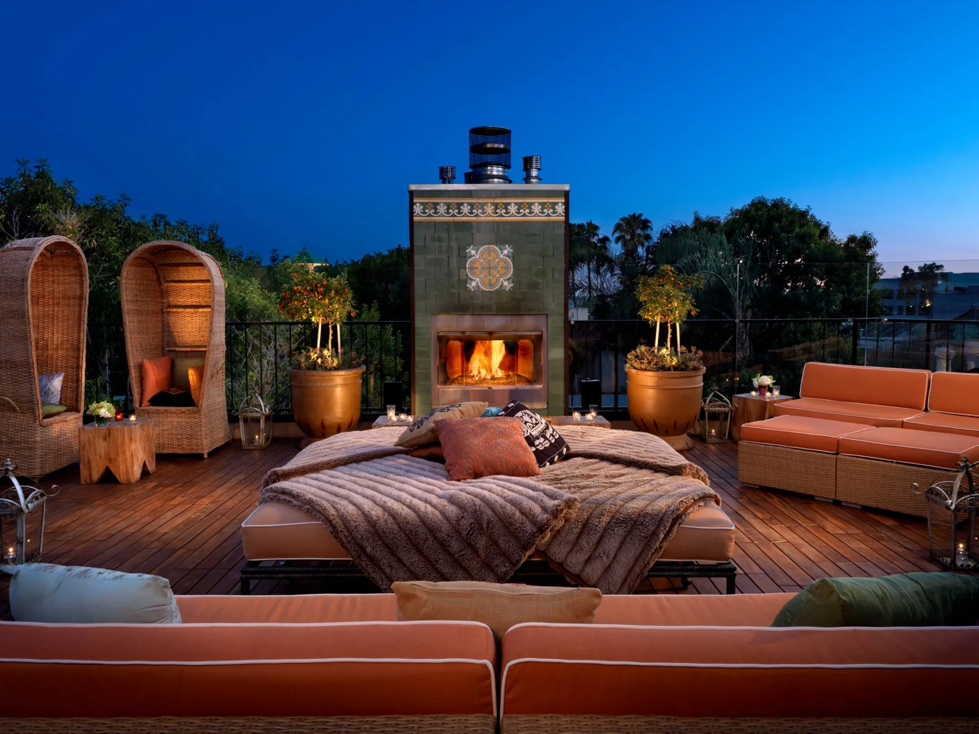 Petit Ermitage Firedeck