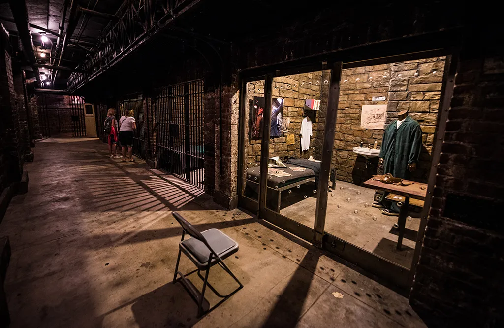 Hollywood Museum "Dungeon of Doom" Hannibal Lecter cell