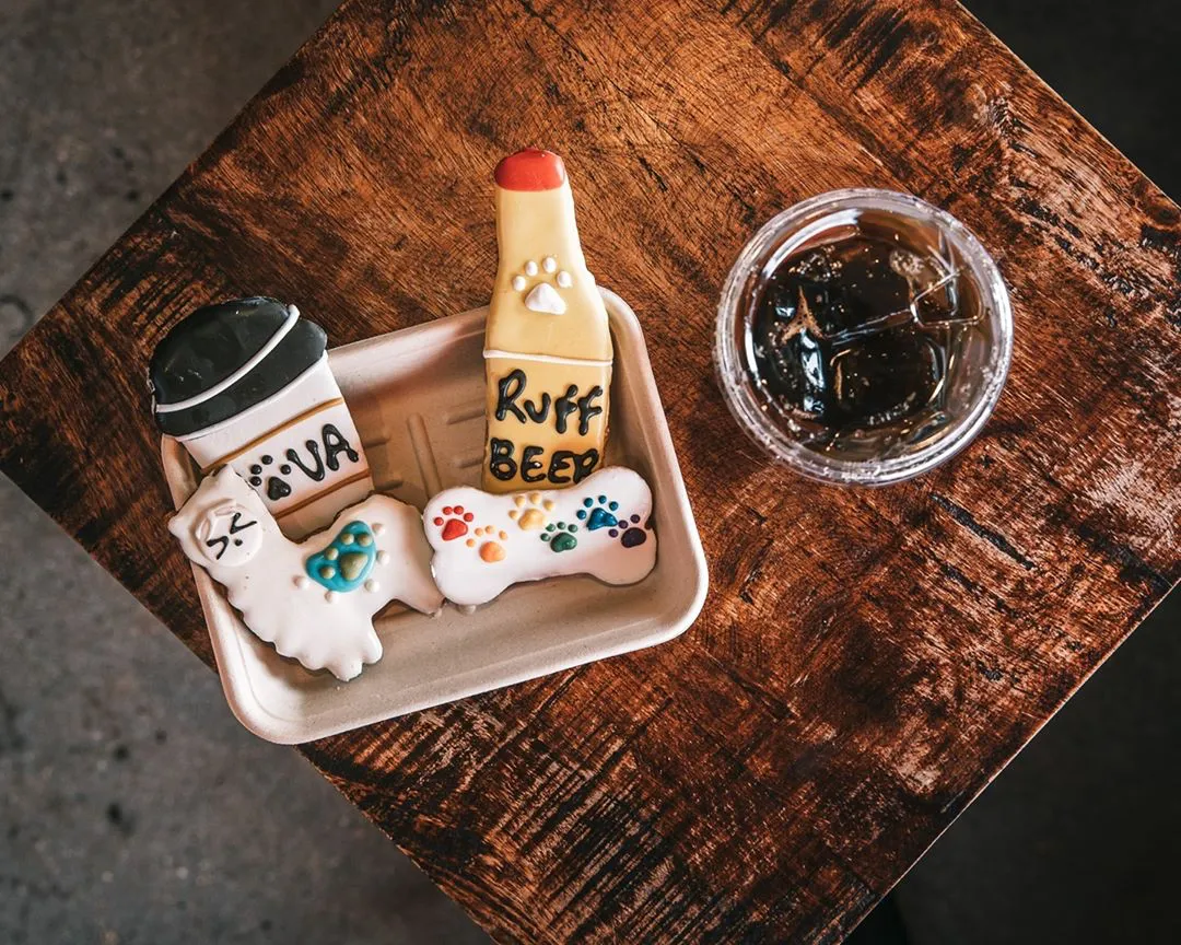 Doggie cookies at Muddy Paw Coffee in Silver Lake