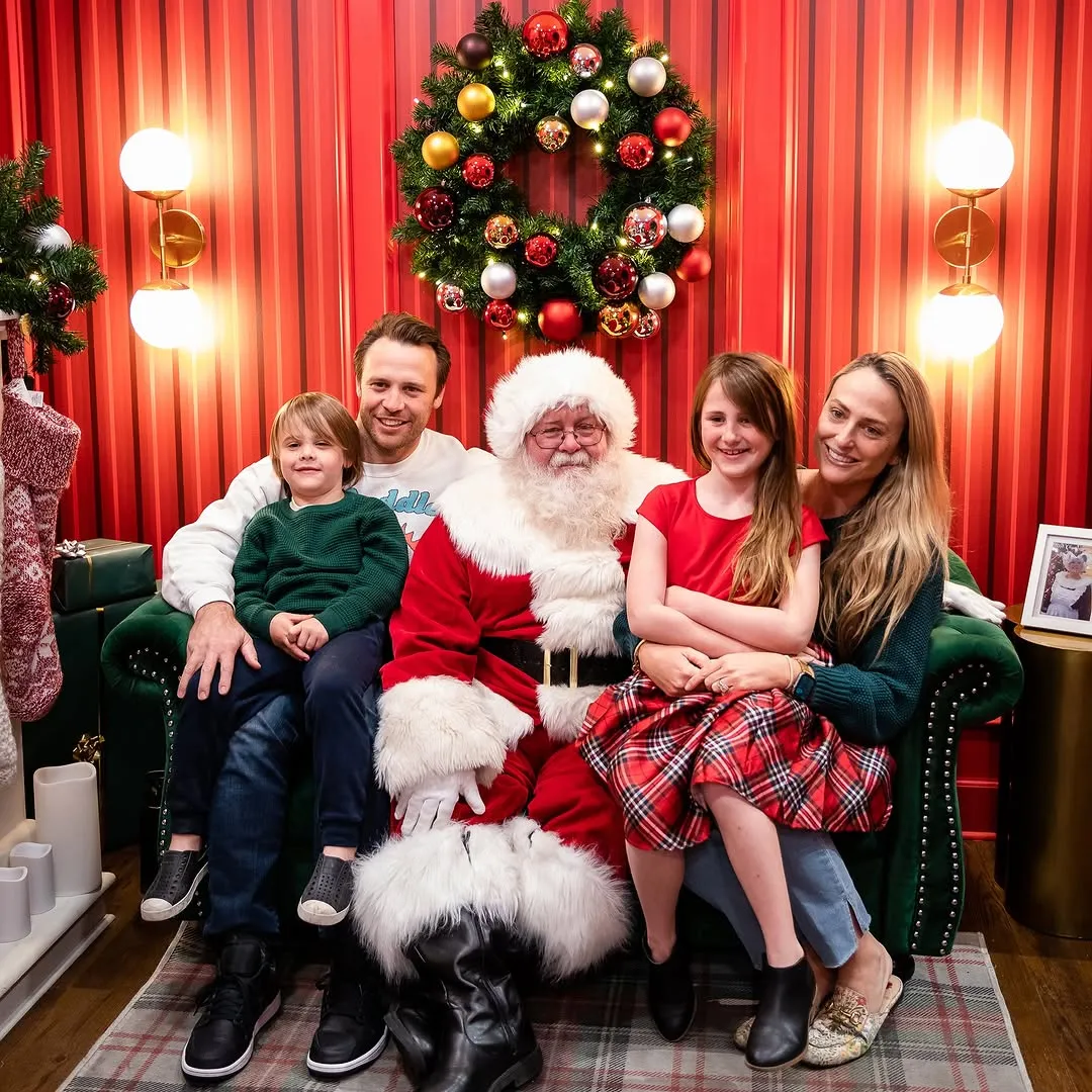 Family photo with Santa at Santa Monica Place