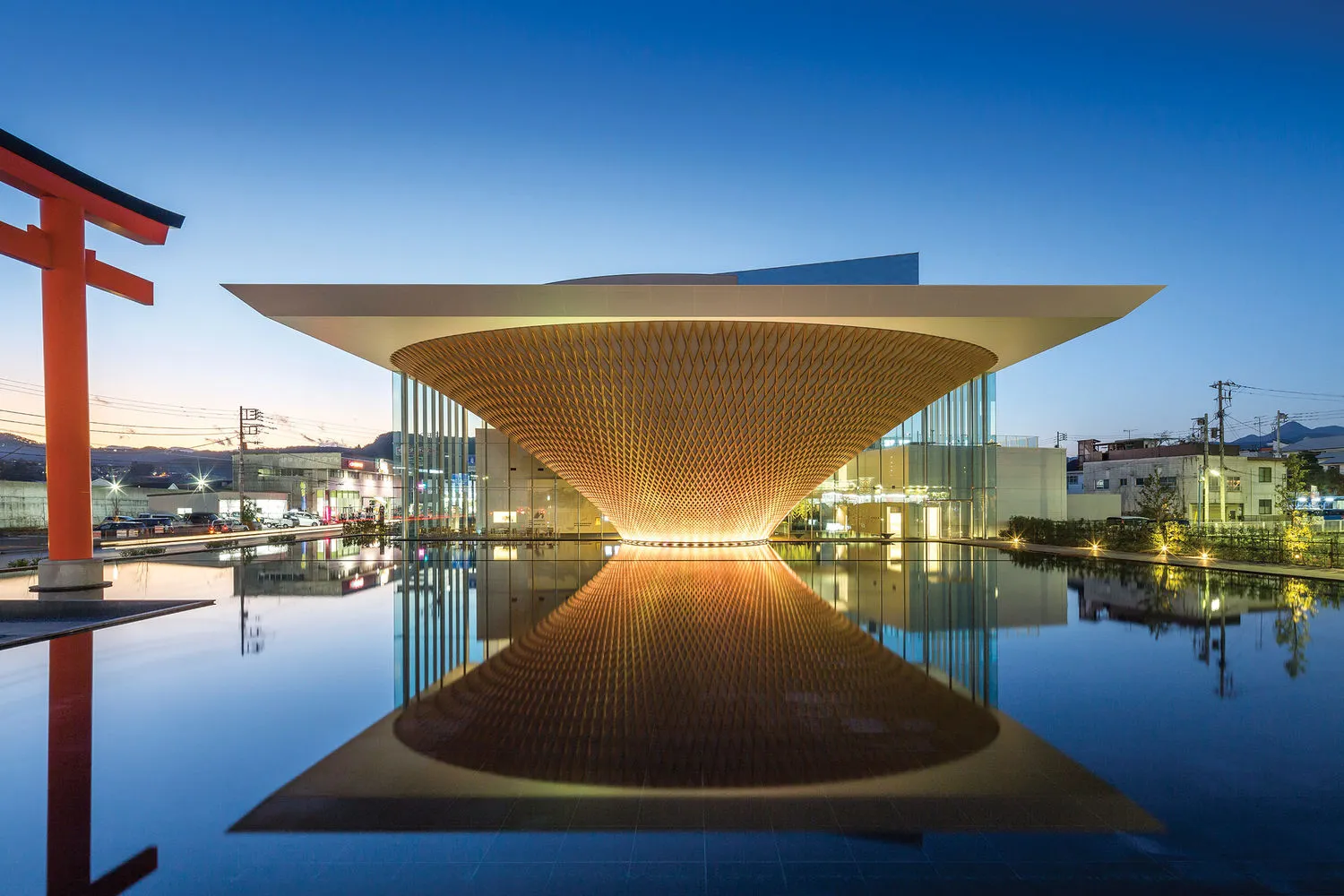 Shigeru Ban Architects, Mt.Fuji World Heritage Centre