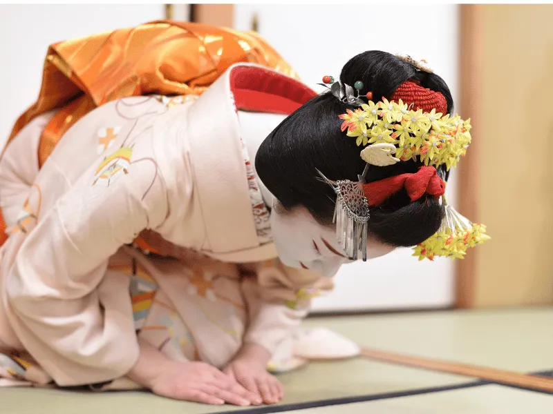 An Invitation to the Art of Etiquette from Gion, Kyoto