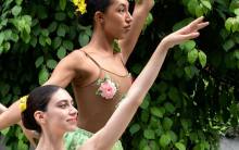 Two ballet dancers performing